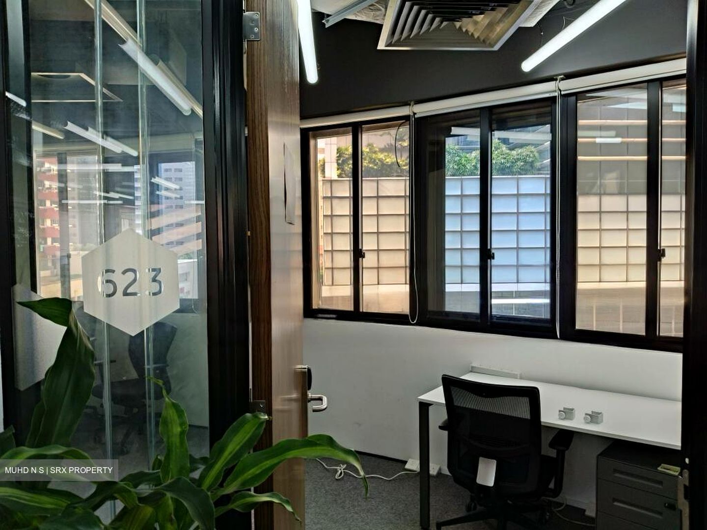 Clemenceau Avenue (D9), Office #454786781